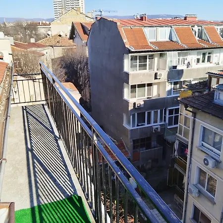 Centre Suits 2 Hostel Βάρνα