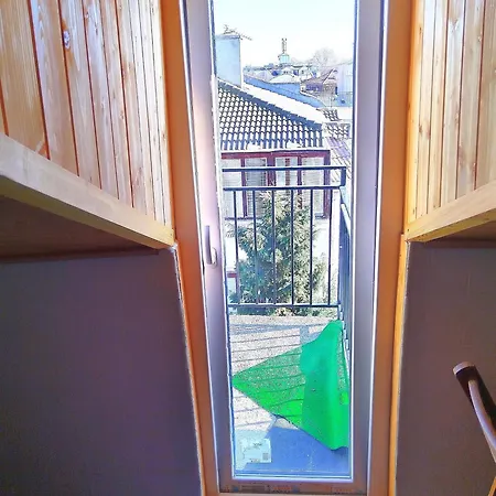 Hostel Centre Suits 2 Warna