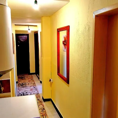 Centre Suits 2 Hostel Warna