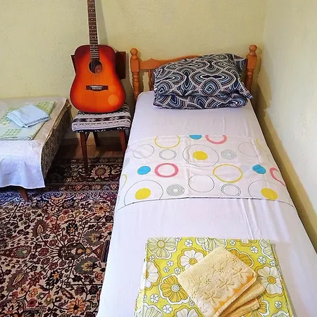 Centre Suits 2 Warna