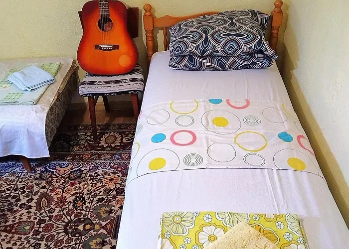 Centre Suits 2 瓦爾納